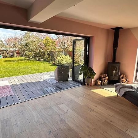 Formby, Spacious True Bungalow Steps From Beach Экстерьер фото