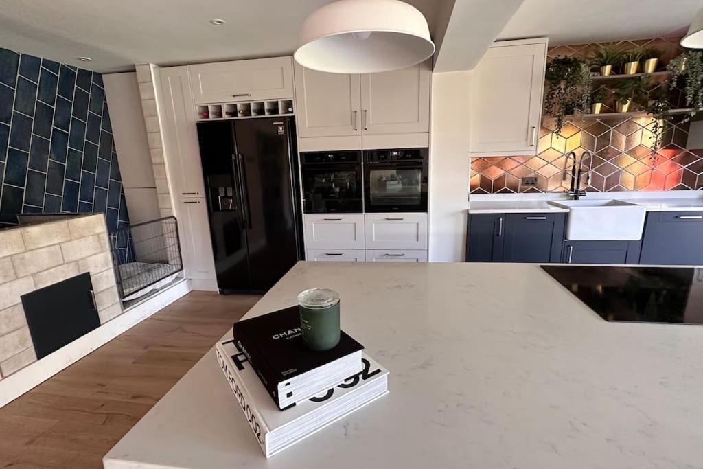 Formby, Spacious True Bungalow Steps From Beach Экстерьер фото